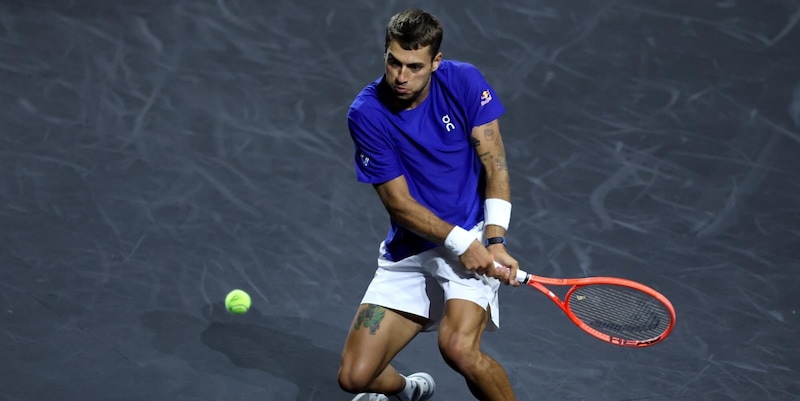 Atp Finals, senza Sinner si libera un posto, ma dietro è bagarre: l'Italia tifa Cobolli, ecco la situazione