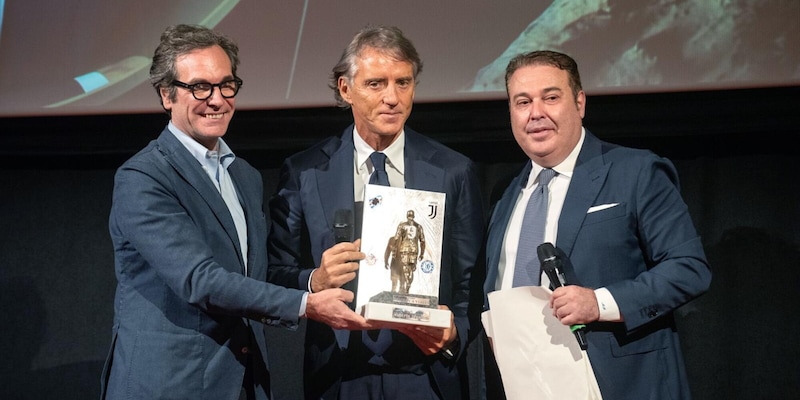 Bagno di folla e di emozioni al cinema Fulgor di Rimini per il Premio Gianluca Vialli