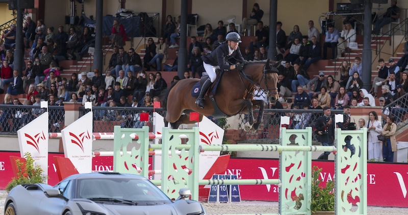 Roma, Longines Global Champions Tour: Simon Delestre brilla nell'ultima 5 stelle del sabato. Luca Coata concede il bis