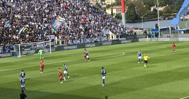 Rosso Malen, cuore Roma: Gasperini resiste e strappa un pari contro il Como. È il primo 0-0 del campionato LIVE
