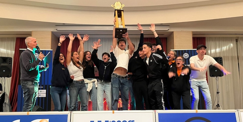 Winners Cup: alza il trofeo la squadra Real Camalli da Genova