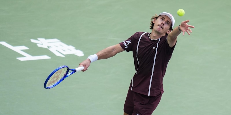"Quando lanci la palla devi colpirla!", la proposta di De Minaur contro le perdite di tempo nel tennis fa discutere