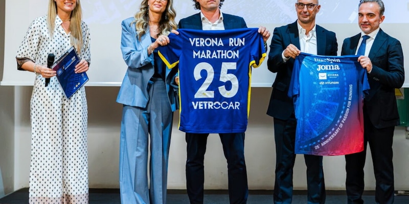 Si corre per Hellas Verona Foundation: Hellas Verona FC e Eurospin Verona Run Marathon