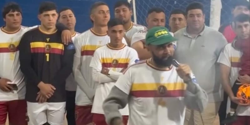 Dani Alves e l'apparizione a sorpresa: "Sono venuto ad annunciare Cristo"
