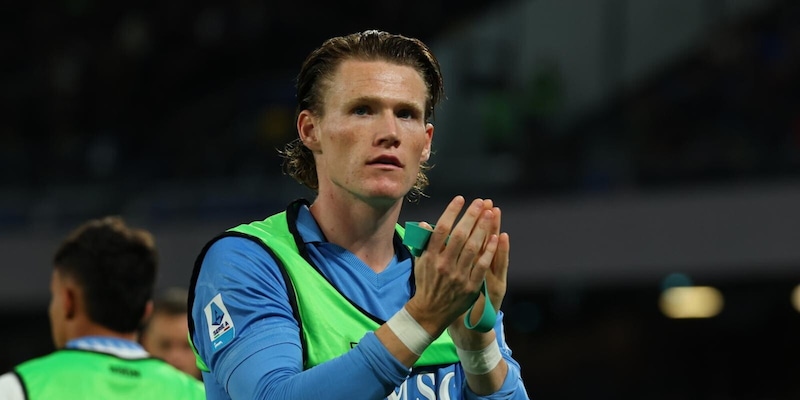 Napoli, McTominay suona la carica: "Dobbiamo stare zitti e pedalare"