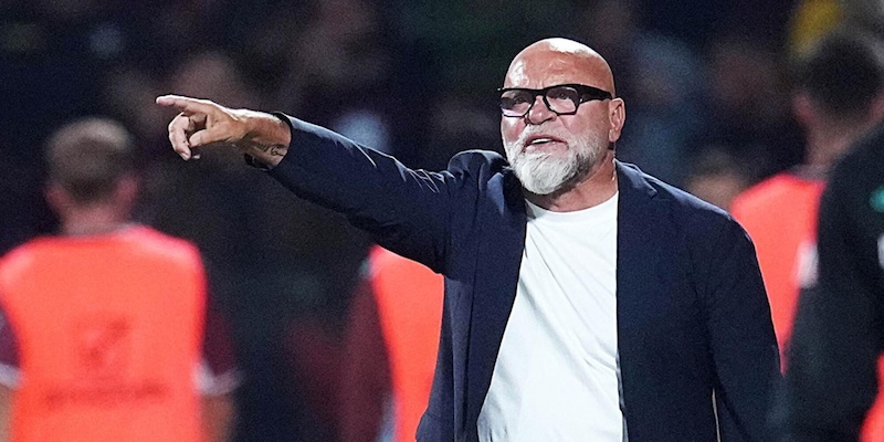 Cosmi sfiduciato dai tifosi della Salernitana: la tensione non si placa