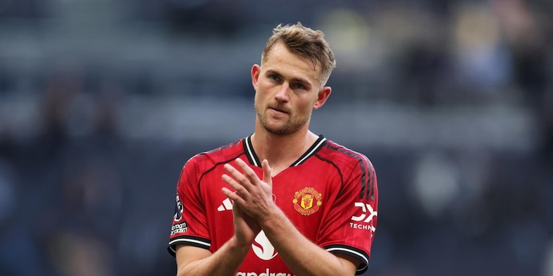 De Ligt torna finalmente in campo: l'ex Juve titolare contro il Como quasi un anno dopo l'ultima volta