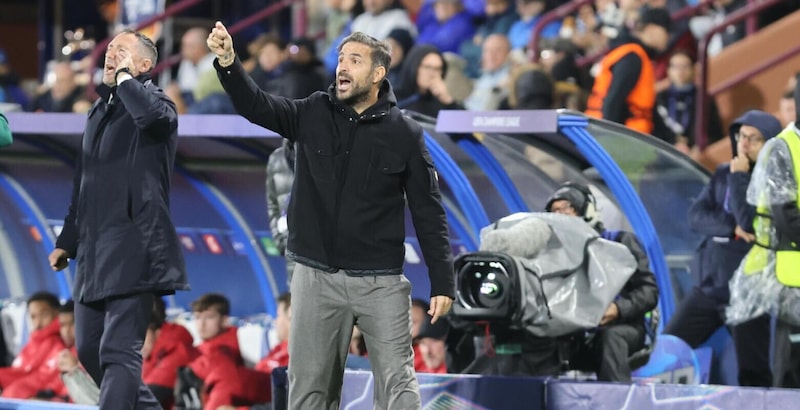 Euforia Fabregas: "Como, è solo l'inizio". Poi la dedica speciale al magazziniere e la scenetta con Boban in tv