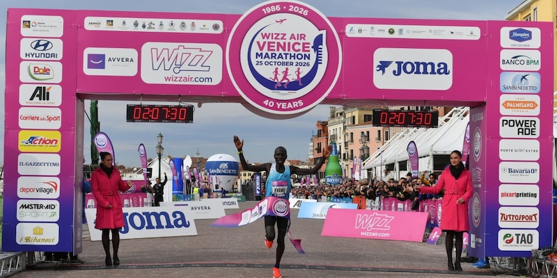 Peter Kwemoi vince la 40^ Wizz Air Venicemarathon con il nuovo record di 2h07’31”