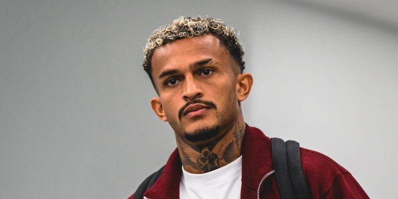 Roma, Wesley accusato dalla moglie sui social: "Mi ha tradito più volte"