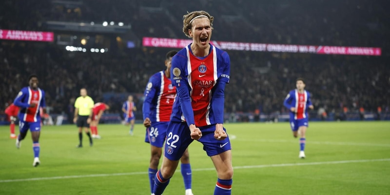 Il Paris Saint Germain batte il Lione e vola in testa: Mayulu e Godts lanciano Luis Enrique