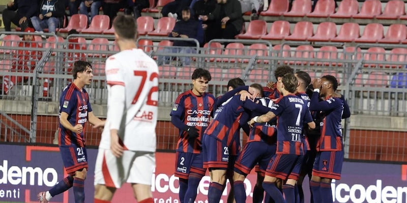 Il Potenza batte il Bari e vola ai quarti di Coppa Italia: sfiderà il Savoia. Altamura avanti ai rigori
