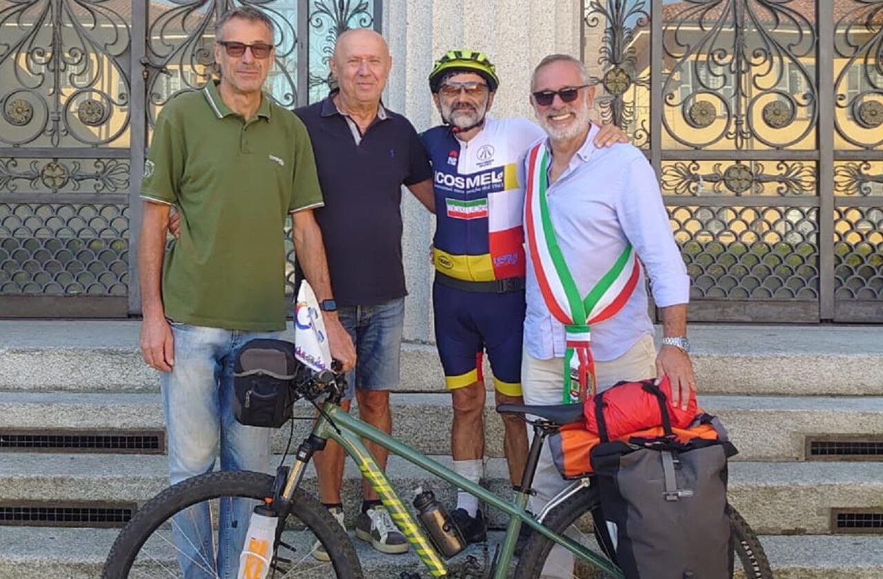 Carlo Motta torna in Africa: 1.300 km in bici tra Senegal e Gambia