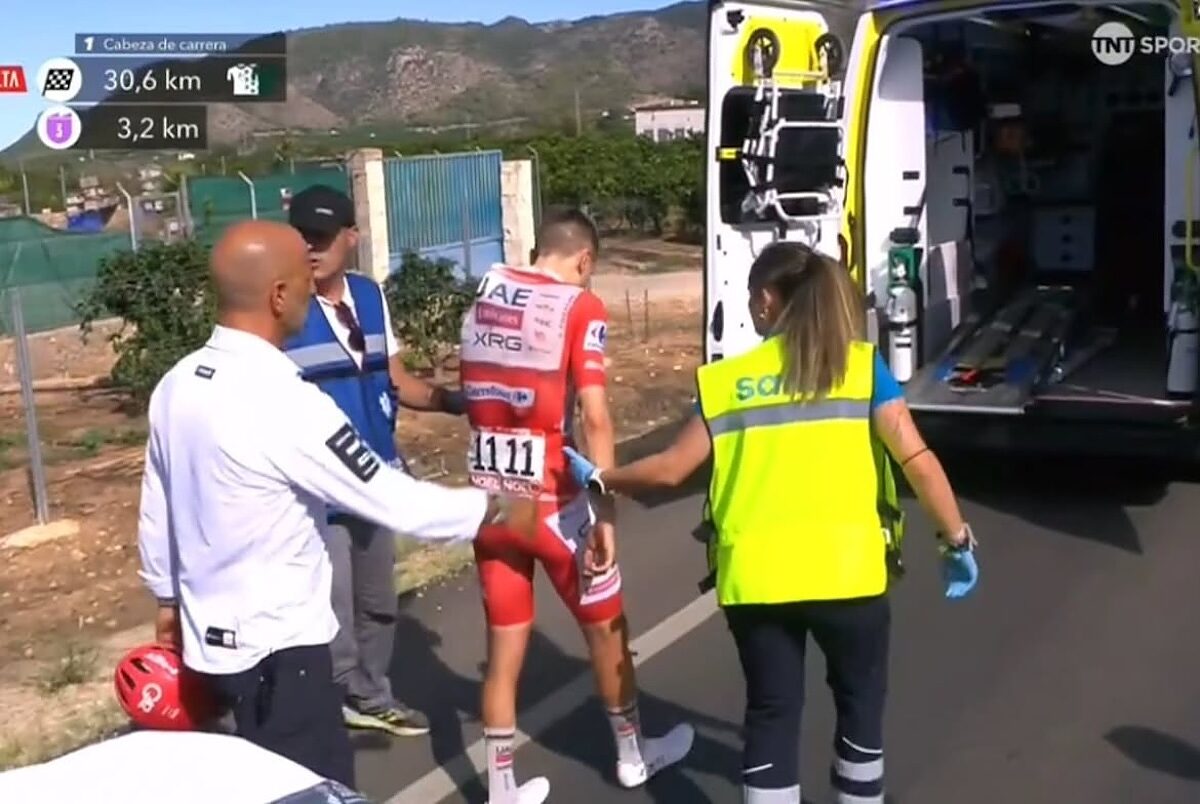 Tadej Pogačar è caduto e si è ritirato dalla Vuelta a España