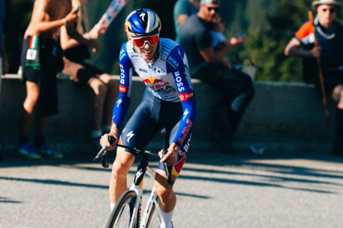 Lorenzo Finn domina la cronoscalata e sale in cima al Tour de l'Avenir