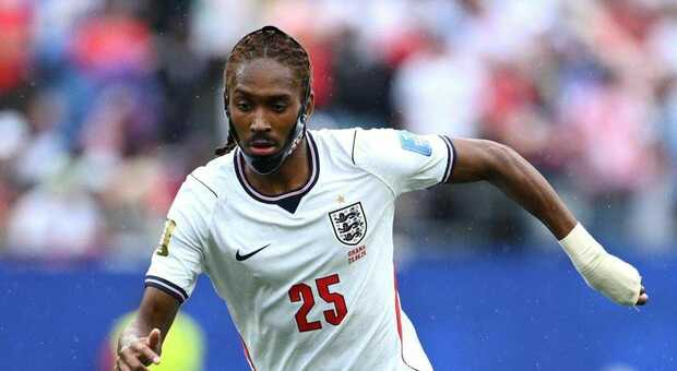 Inter, offerta da 30 milioni per Spence. Resta viva la pista Jones