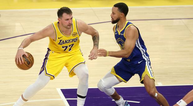 Nba, i Los Angeles Lakers venduti per 12,5 miliardi di dollari a Bob Iger e Josh Kushner