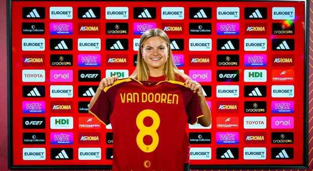 Roma femminile, ufficiale van Dooren. Galli al Barcellona