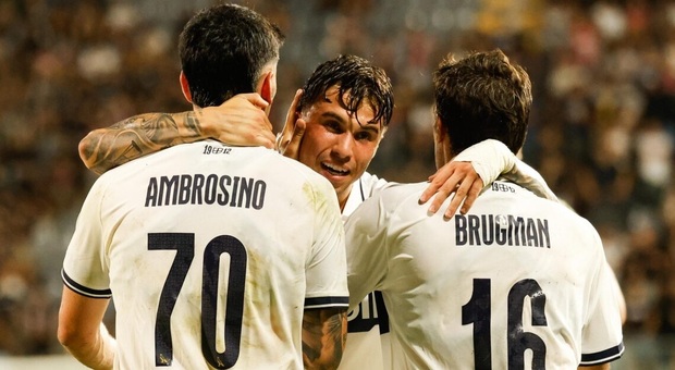 Serie B, Modena show: segna tre gol a Cremona e vola in classifica
