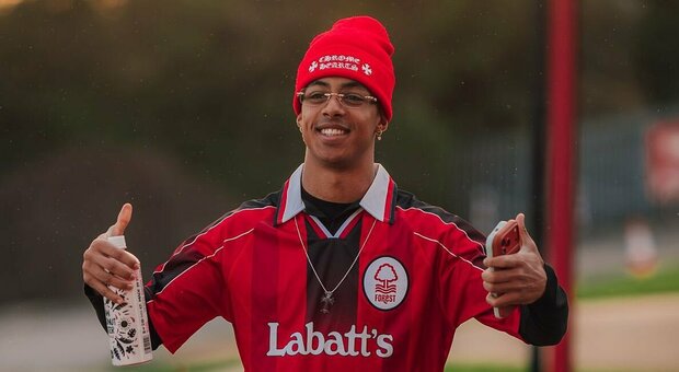 Omari Hutchinson, chi è il colpo del Milan: età, altezza, stipendio, ruolo, carriera e vita privata