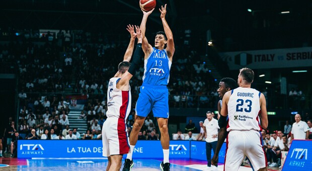 Italbasket sconfitta 64-76 dalla Serbia. Azzurri terzi nel girone J, la qualificazione ai Mondiali 2027 è ancora aperta