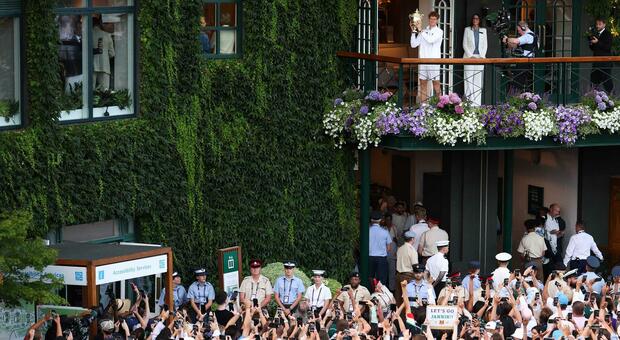 Wimbledon, stop agli accrediti per gli influencer dal 2027: «Non hanno rispetto dell'etichetta e del codice di condotta»