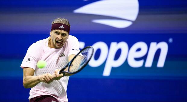 Zverev e la finale persa a Wimbledon: «Stavo giocando meglio di Sinner, poi mi sono fatto male nel terzo set»