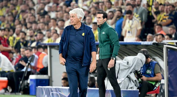 Fenerbache-Roma, Gasperini: «A volte siamo vulnerabili, ma in Champions servono anche i pareggi. Koné uscito per un problema fisico»