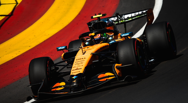 GP di Spagna, la diretta: Norris e Antonelli, prima curva decisiva. Seconda fila "calda" con Verstappen e Hamilton