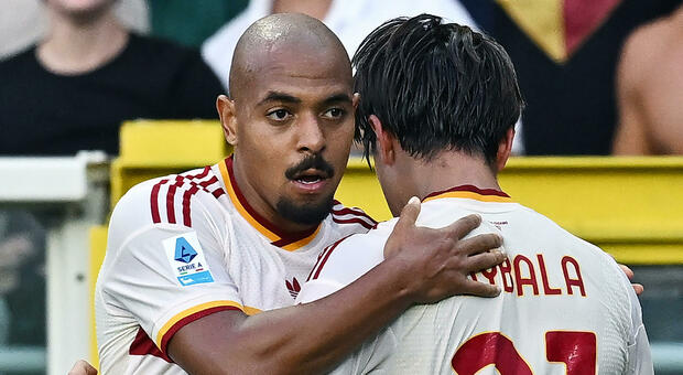 Malen da record, l'olandese trova il sesto gol e raggiunge Totti. Donyell a un centro dal primato di Manfredini