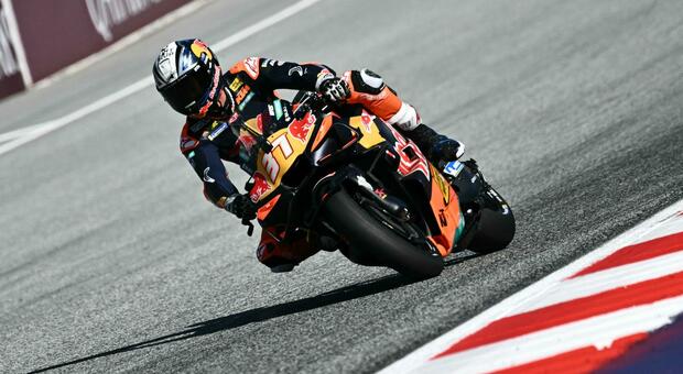 Gp Austria, Acosta vince di forza: completano il podio Martin e Bezzecchi. Bagnaia e Di Giannantonio a centro gruppo