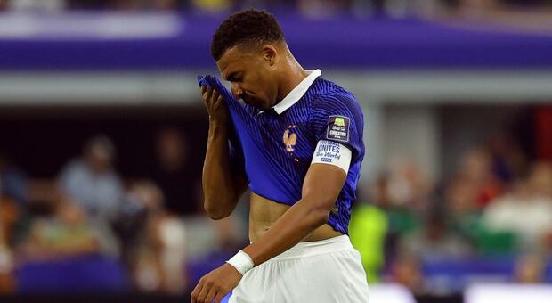Mbappé ko, lascia il ritiro dei Bleus. Salta gli azzurri ed è a rischio Roma