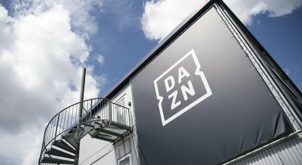 Dazn, sconto sull?abbonamento per vedere la Serie A a metà prezzo: come funziona (e chi ne può usufruire)