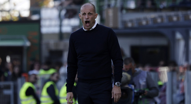 Allegri, tifosi del Napoli infuriati. Max si difende: «Mancano solo i risultati, le prestazioni sono buone»