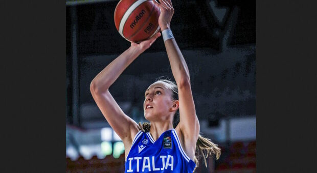 Anna Mellano, morta a 17 anni la promessa dell'Italbasket: era malata da tempo. Un minuto di silenzio su tutti i campi