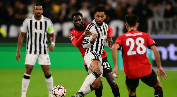 Juventus-Rennes moviola: il rigore concesso ai francesi, il tocco di Douglas Luiz