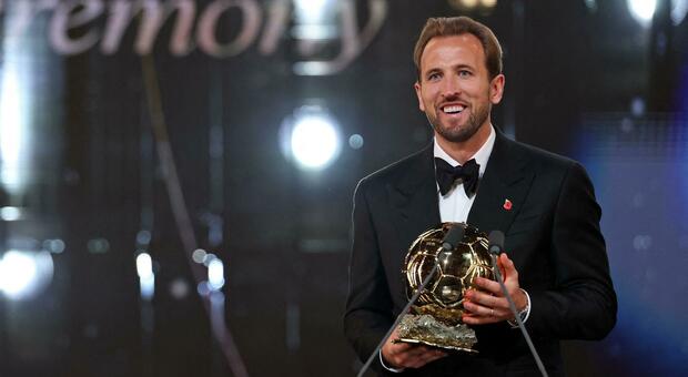 Harry Kane, chi è il vincitore del Pallone d'Oro 2026 (che ha beffato Mbappé e Yamal): età, altezza, stipendio, vita privata