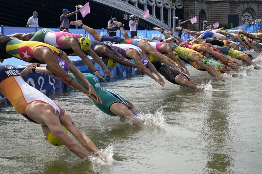 Triathlon, Dylan McCollough vince la tappa di Asuncion della World Cup, gli italiani fuori dalla top10