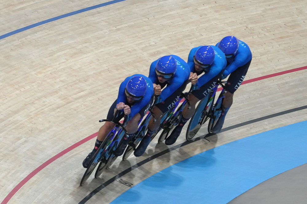 Ciclismo su pista, i Mondiali si allargano: arrivano le gare di mezzofondo. Cosa sono le “stayer”