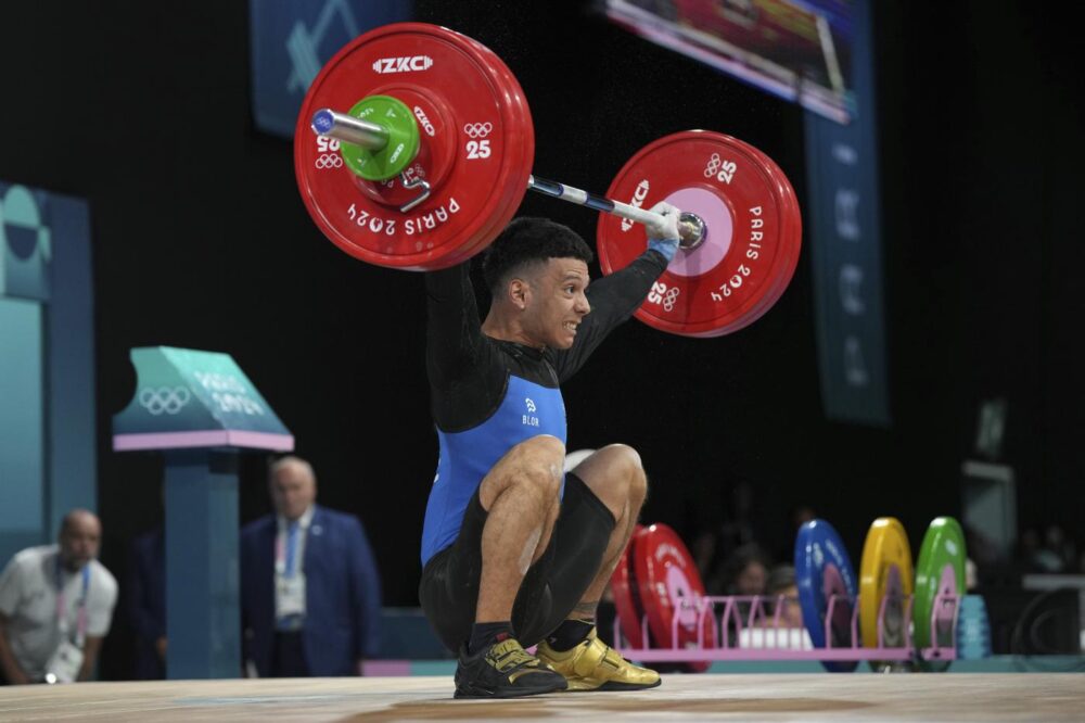 Sollevamento pesi, Sergio Massidda conquista l’oro e il bronzo nei 65 kg ai Giochi del Mediterraneo. Delia sul podio nei 53 kg femminili