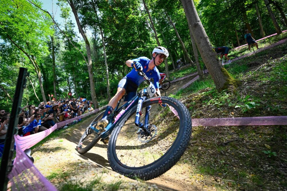 Mountain bike, Coppa del Mondo 2026: a Soldier Hollow vince Martin Vidaurre Kossmann. Quarto Luca Braidot