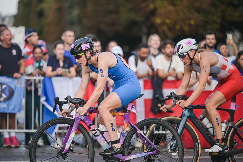 Triathlon, Verena Steinhauser sfiora la top ten a Karlovy Vary. Successo per Taylor-Brown