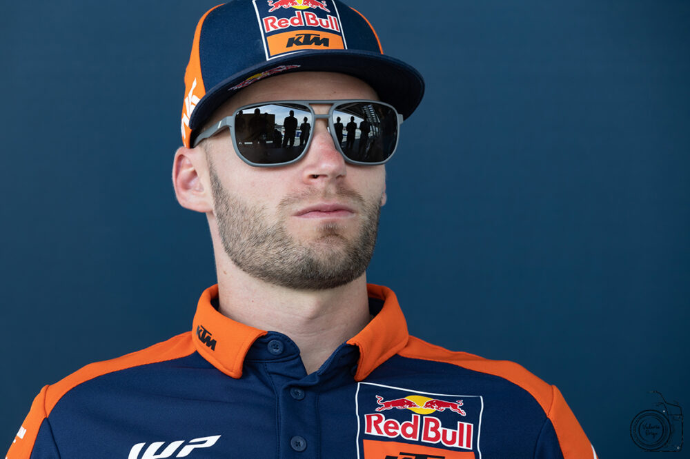Brad Binder saluta la MotoGP e approda in Superbike: nuova avventura in BMW