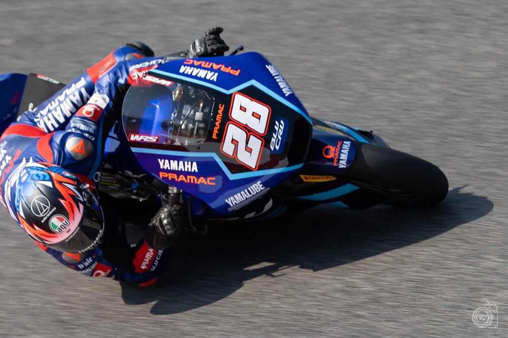 Moto2, Izan Guevara centra la pole a Silverstone e apre un filotto spagnolo. Fuori dalla top10 gli italiani