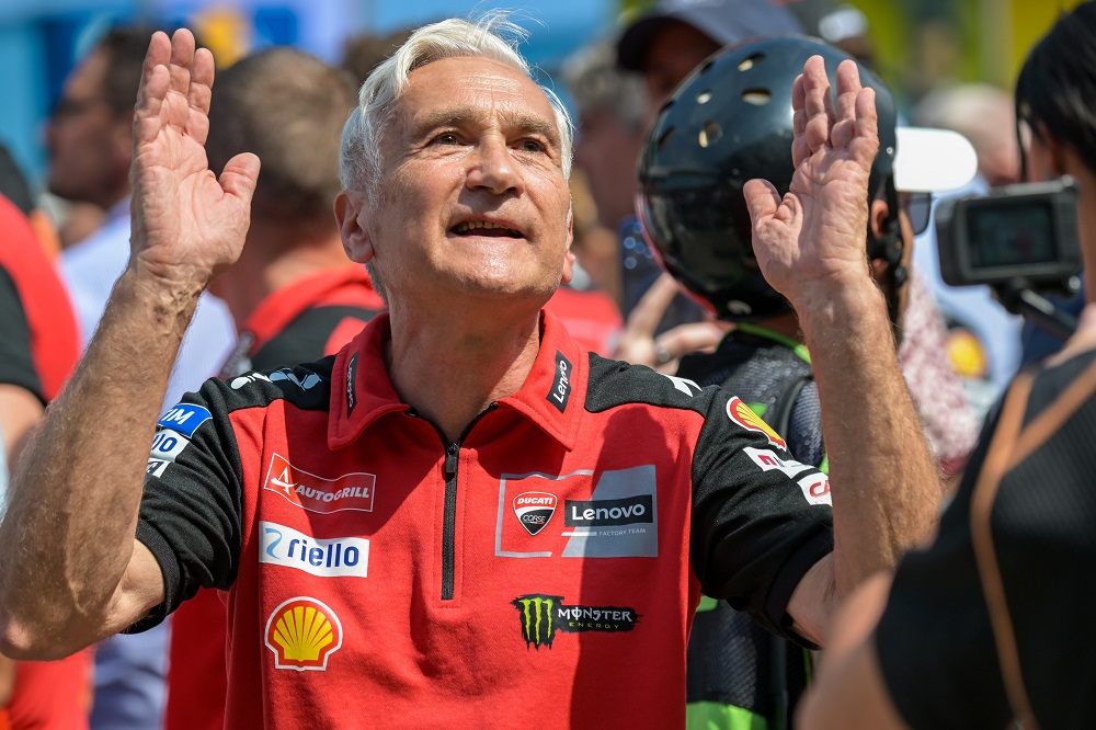 Davide Tardozzi prende posizione: “Marquez l’unico a parlare di sicurezza per il Qatar, gli altri piloti in silenzio”