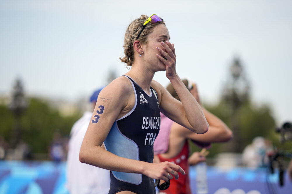Triathlon, Cassandre Beaugrand vince a Pontevedra ed è la nuova campionessa del mondo