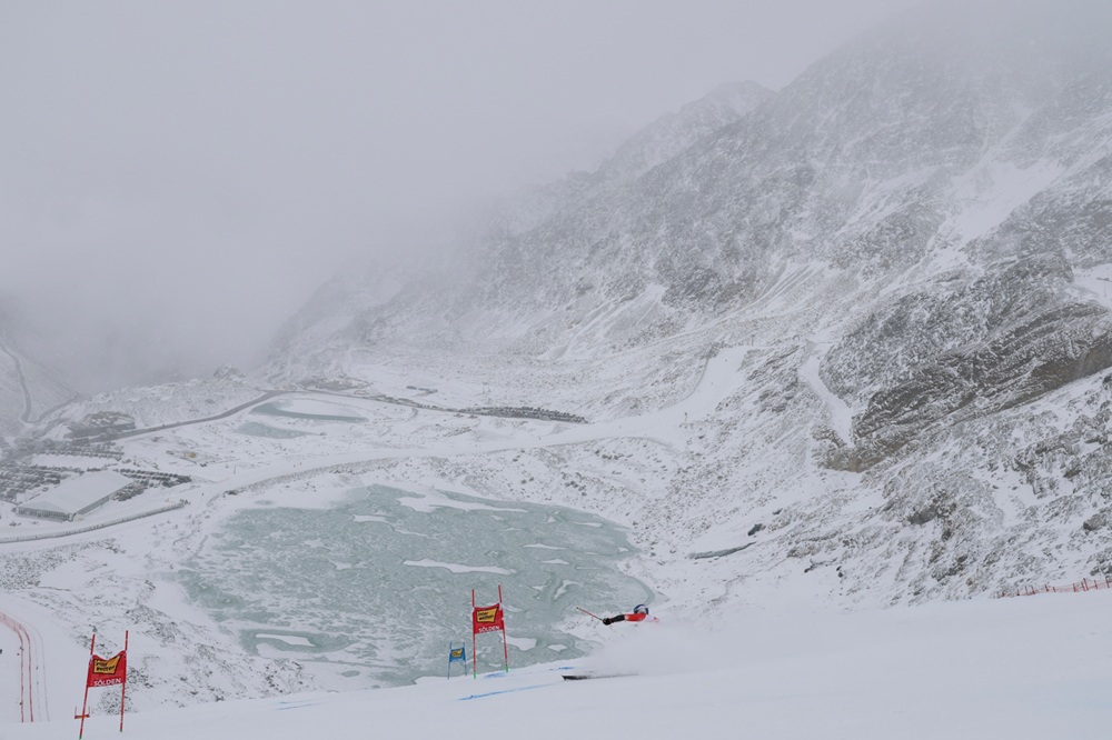 Cambiano gli orari del gigante femminile a Soelden: subito problemi per lo sci alpino