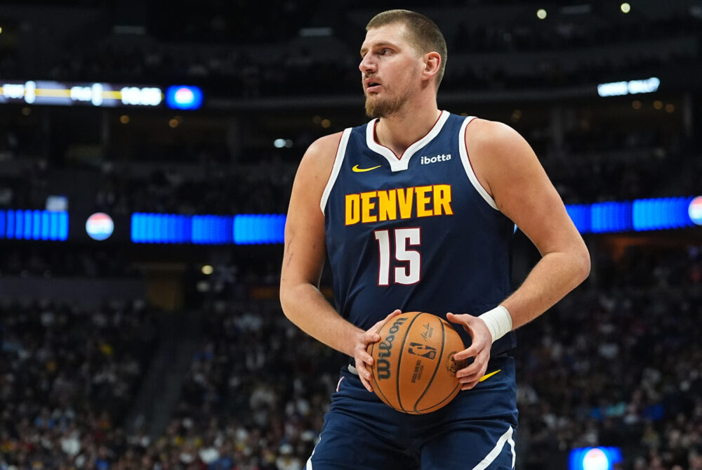 NBA, i risultati della notte (29 Ottobre). Tripla doppia n°200 per Jokic, un super Curry. Derby ai Lakers, vincono Sixers e Knicks
