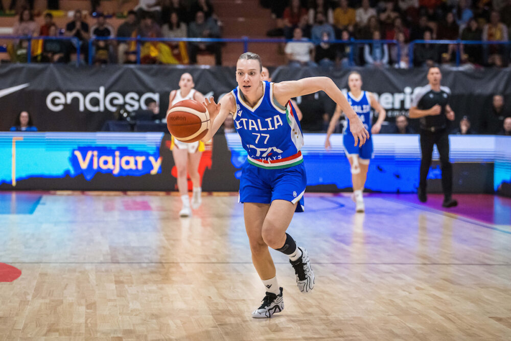 Basket femminile, Martina Kacerik lascia il raduno dell’Italia per un problema fisico e dice addio ai Mondiali