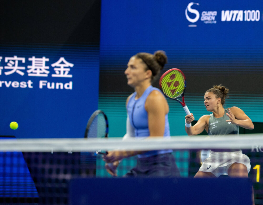 Sara Errani e Jasmine Paolini cedono a Dabrowski/Stefani nei quarti a Pechino